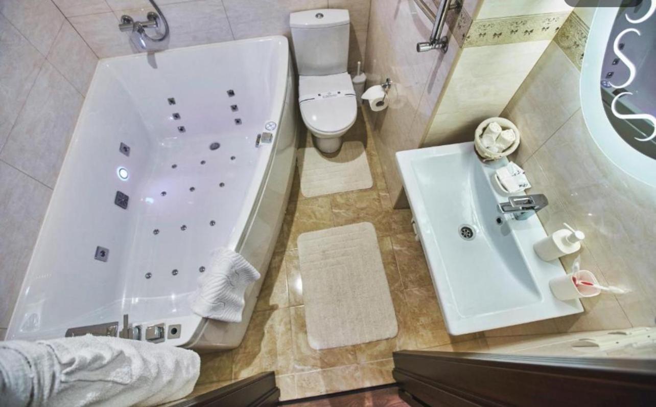 Готель Ангел На Великій Кільцевій Sofiivska Borshchahivka Buitenkant foto